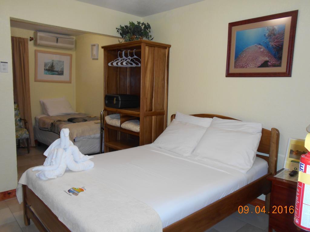 Alan'S Paradise Hotel Placencia Exterior foto