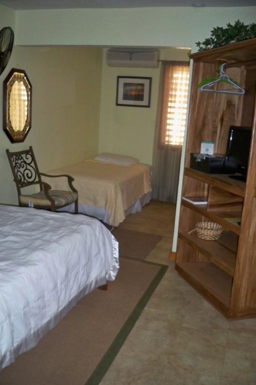 Alan'S Paradise Hotel Placencia Quarto foto